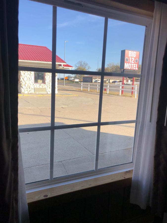 Big 12 Motel Broken Bow Eksteriør billede